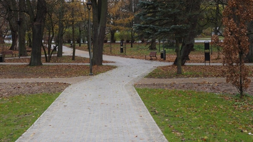 Park przy Koszalińskiej Bibliotece Publicznej gotowy [ZDJĘCIA]