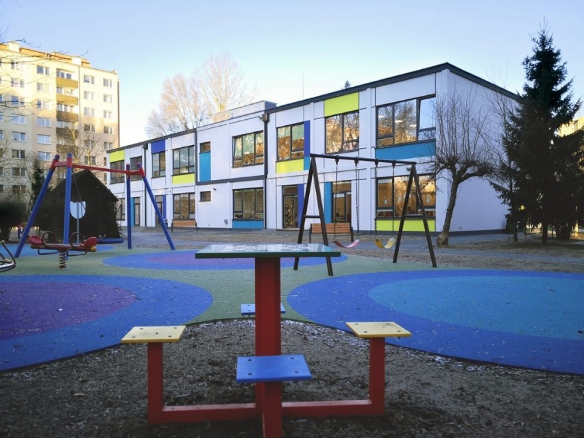 Przedszkole na Bielanach jak domek z kolorowych klocków. Powstało w osiem miesięcy