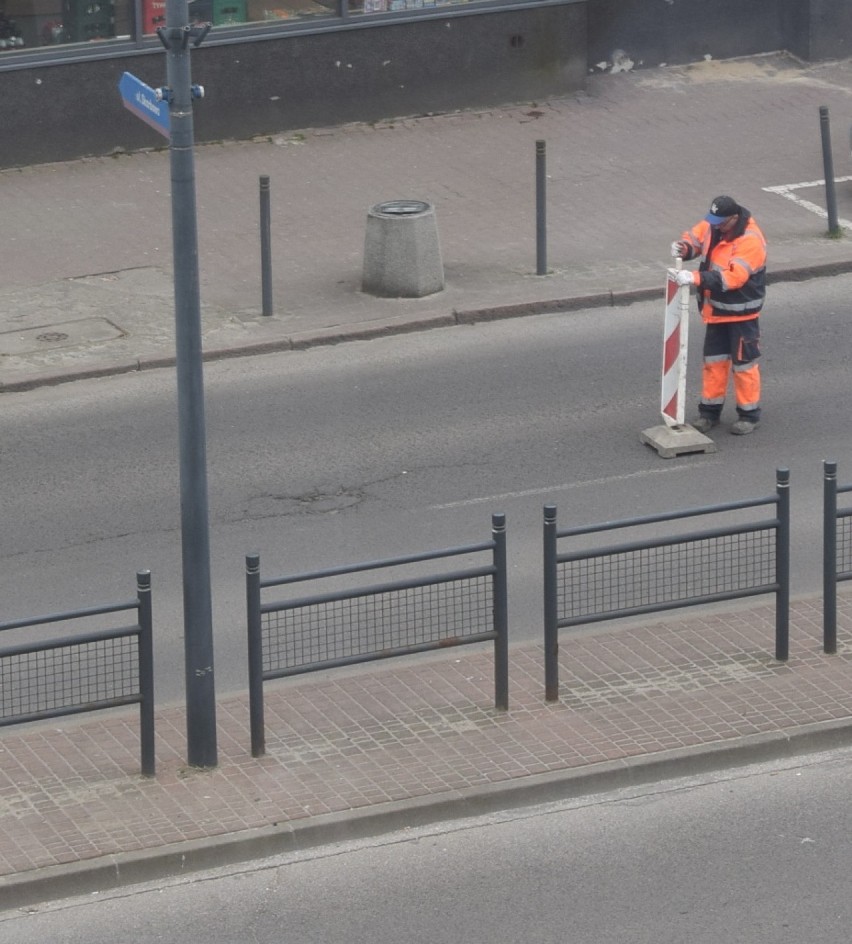 Podpatrzone w Stargardzie. Tak się łata ulicę w centrum miasta