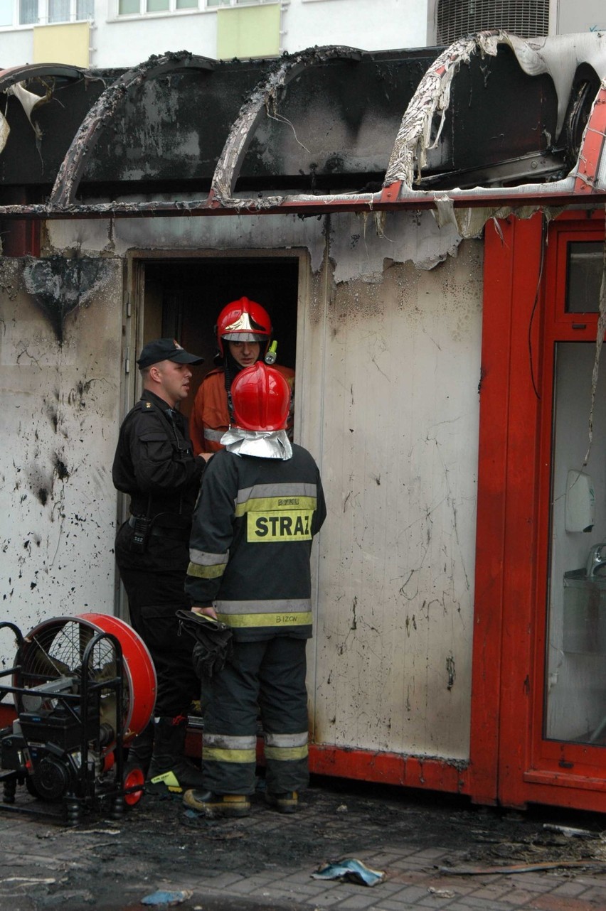 Policja bada przyczyny wybuchu gazu w Kebab-Way