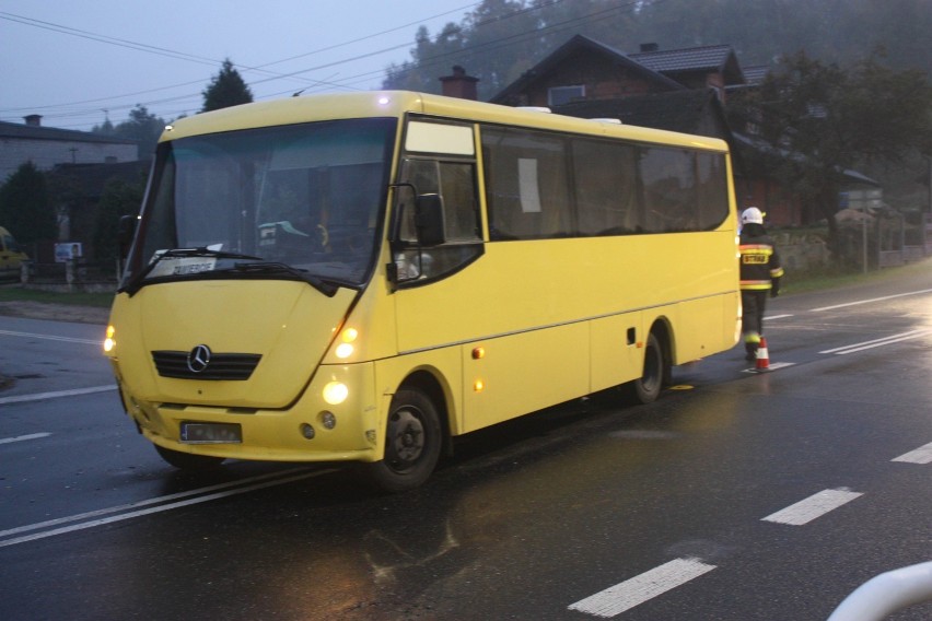 Zderzenie audi i autobusu na DK78