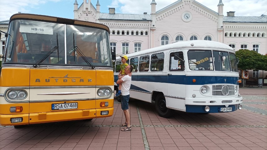 Autosan prezentuje kultowe autobusy. W tym roku przypada 190-lecie fabryki