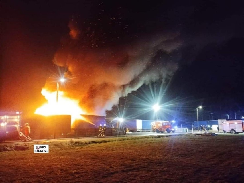 Pożar samochodów ciężarowych na terenie firmy transportowej w Drogobyczy. Co było przyczyną?