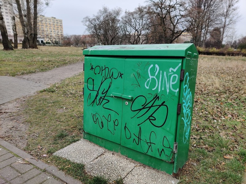 Antywizytówki Gdyni. Te zakątki nie przynoszą miastu chluby! Zaniedbany Park Rady Europy, zaśmiecone zakamarki. Zobaczcie galerię!