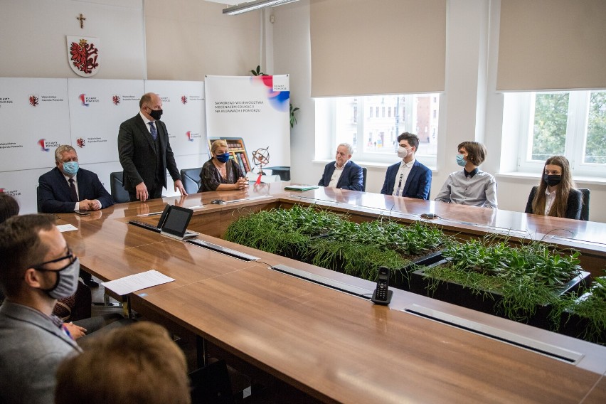 To najlepsi absolwenci liceów w Kujawsko-Pomorskiem. Nazwiska, osiągnięcia prymusów [zdjęcia]