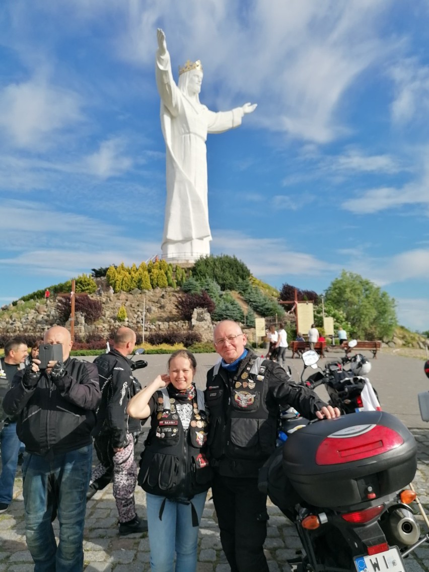 Ponad 100 motocyklistów patriotów odwiedziło powiat świebodziński w sobotę i niedzielę. Ich wrażenia? - U was jest świetnie! - przekonują