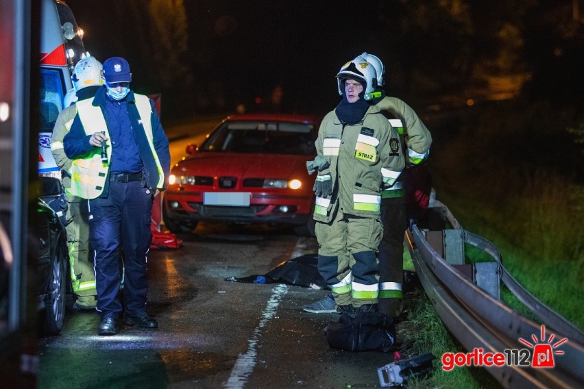 Reanimacja nie pomogła. Kierujący motorowerem zmarł po potrąceniu przez samochód