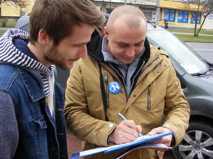 .Nowoczesna z Radomska zbiera podpisy pod wnioskiem o referendum oświatowe