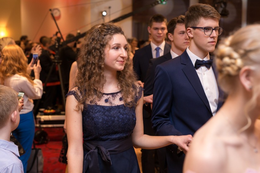 Studniówka 2019 LO im. Andrzeja Frycza Modrzewskiego. Bal maturalny w hotelu Marriott [ZDJĘCIA]