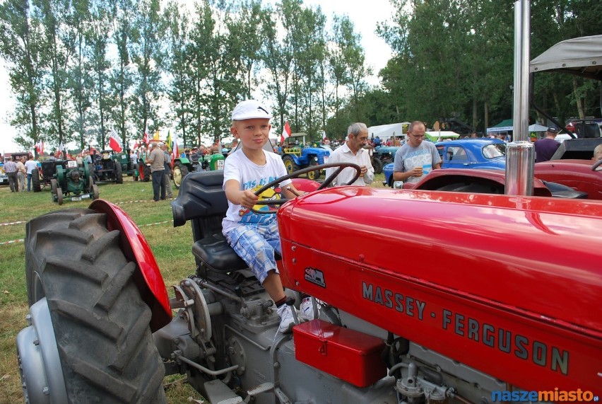 Festiwal Starych Ciągników i Maszyn Rolniczych w Wilkowicach...