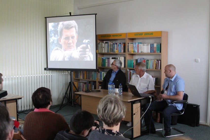 Bronisław Cieślak w puławskiej bibliotece