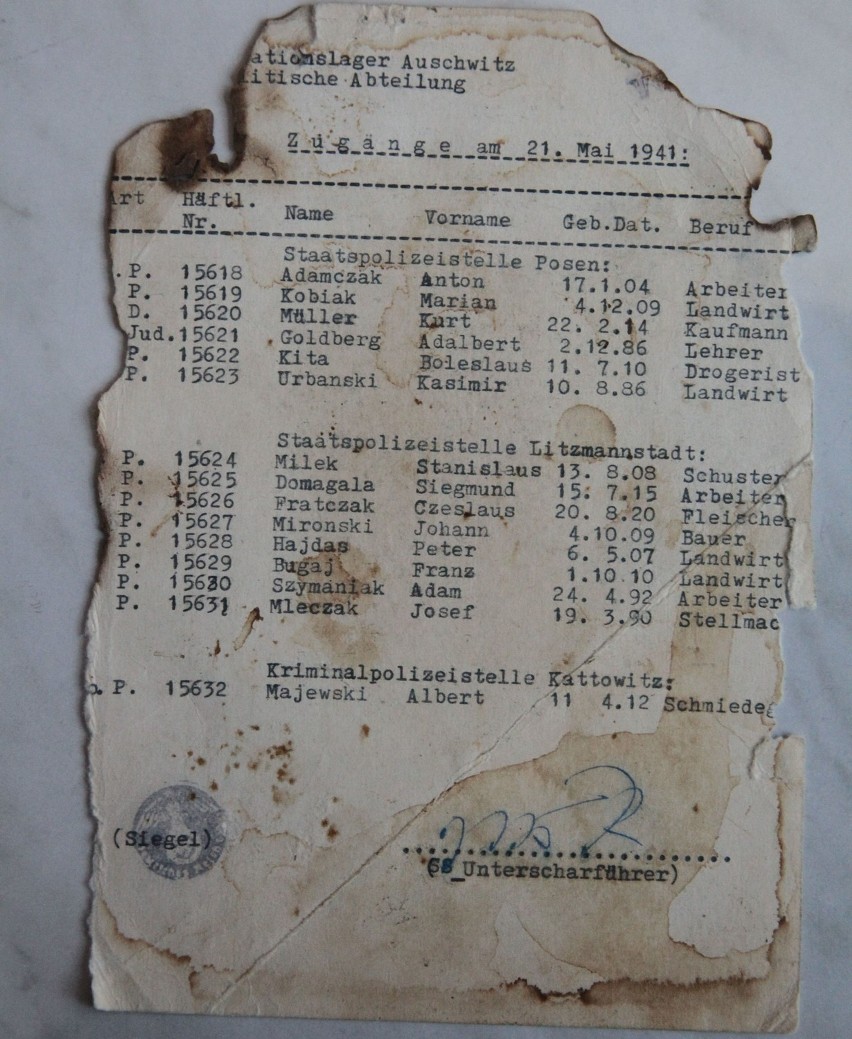 II LO w Łodzi przekazało znalezioną listę więźniów do Muzeum Auschwitz [ZDJĘCIA]