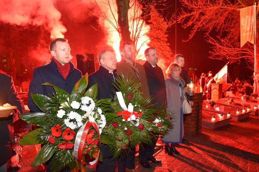 Apel pamięci Powstańców Wielkopolskich z okazji rocznicy wyzwolenia Obornik