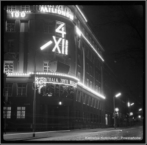 Andrzej Koniakowski wykonał tysiące zdjęć. Neony w Katowicach fotografował jednak raz, w 1962 r.