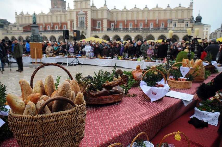 Kraków. Święcenie pokarmów na Rynku Głównym i Kleparzu