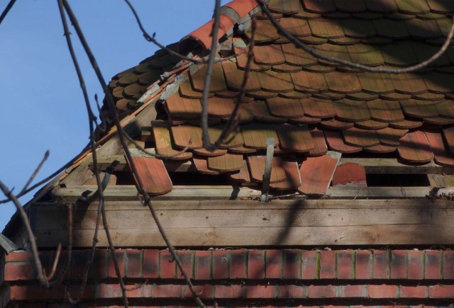 Stary szpital na Bema w Raciborzu popada w ruinę. CO Z KAPLICĄ?