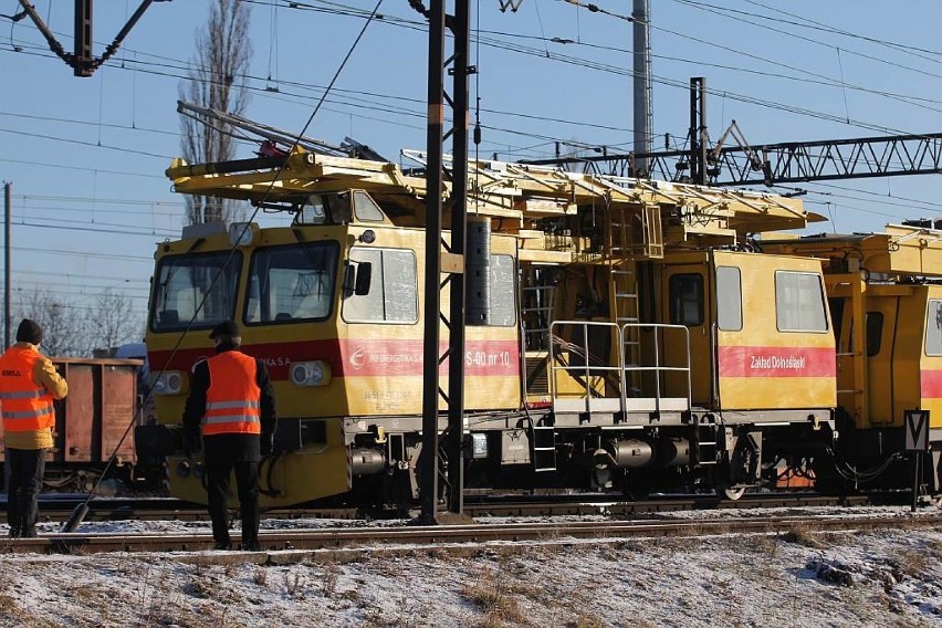 Zderzenia dwóch pociągów w Legnicy, są ranni [ZDJĘCIA]