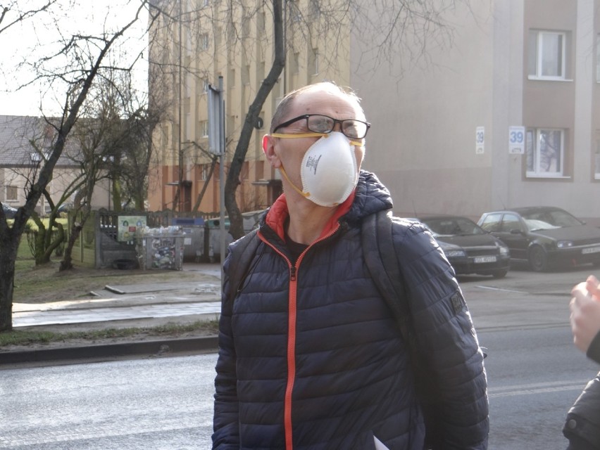 Antysmogowy happening uczniów "drzewniaka" przy ul. Brzeźnickiej w Radomsku [ZDJĘCIA]