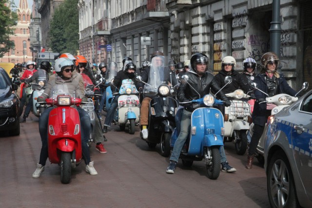 Parada skuterów Vespa przejechała ulicami Łodzi