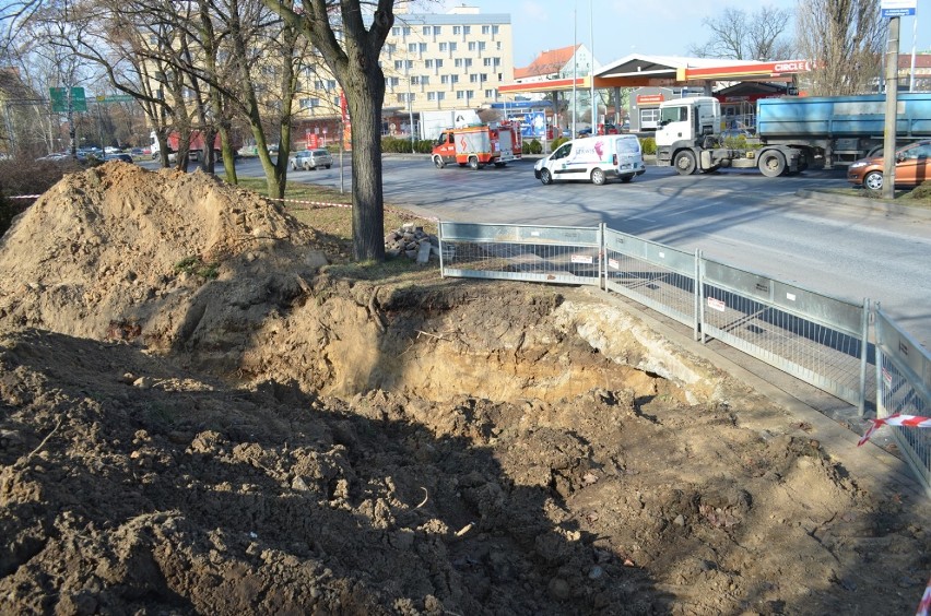 Wielka awaria wodnej magistrali. Pękła rura pod dużym rondem