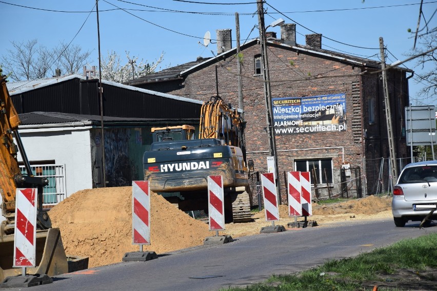 Nadal nie widać końca przebudowy DW791 w Ogrodzieńcu FOTO