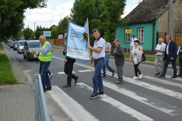 Mieszkańcy Szadku protestowali przeciw Kolei Dużych Prędkości w ich gminie