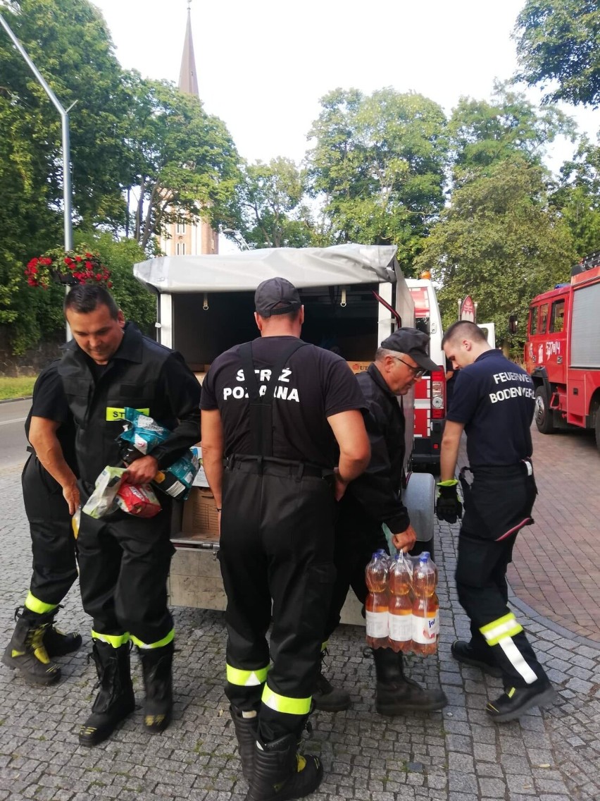 Współpraca strażaków polskich i niemieckich. Strażacy z darami dla Ukrainy