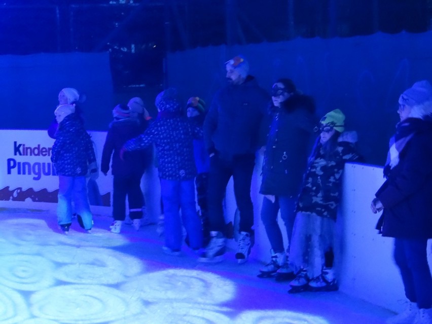 Radomsko: Lodowe Show na lodowisku Miejskiego Ośrodka Sportu i Rekreacji [ZDJĘCIA, FILM]