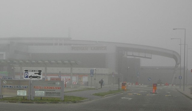 Mgła paraliżuje poznańskie lotnisko