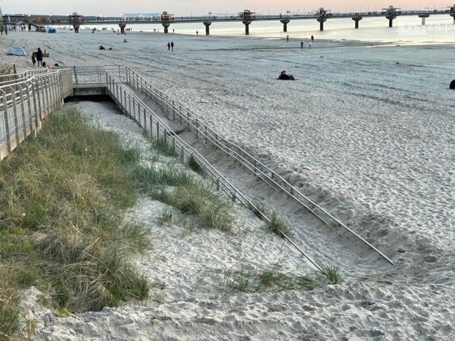 Zasypane wejścia na plażę w Międzyzdrojach 27.05.2021