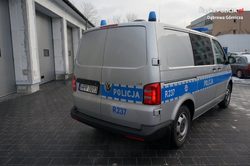 Kolejny nowy radiowóz dla dąbrowskich policjantów [ZDJĘCIA]