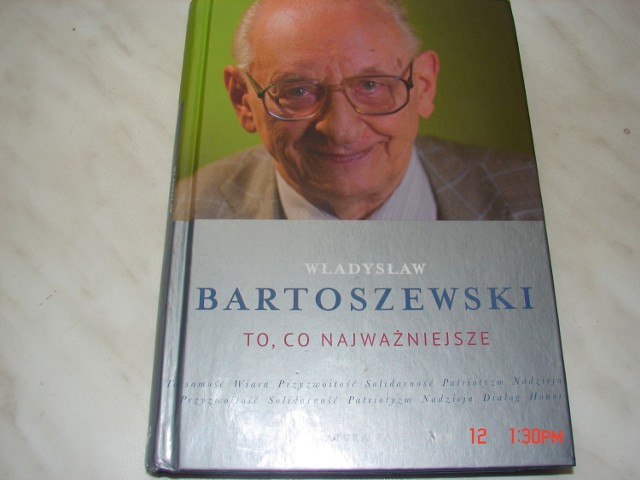 Okładka książki: 
projekt okładki Piotr Rosiński/Libertago, 
zdjęcie na okładce Ryszard Waniek, Wyd. PWN