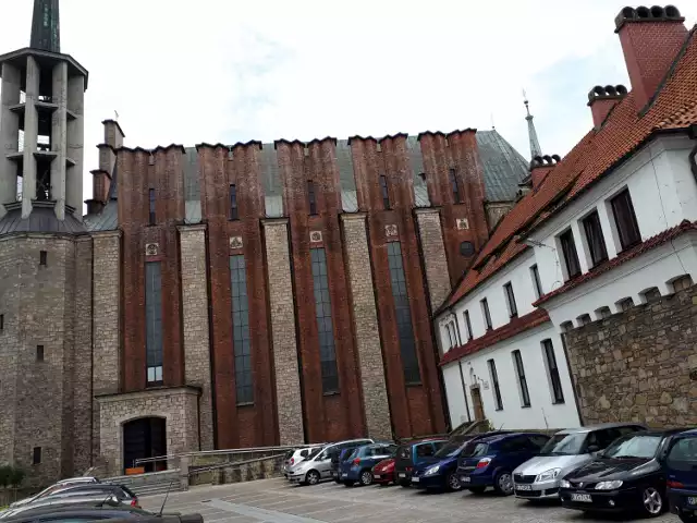 Klasztor Franciszkanów w Jaśle opuszcza dwóch braci.