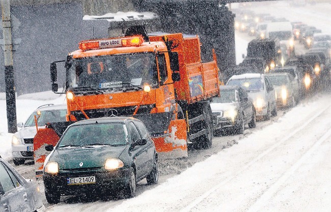 Poniedziałkowa śnieżyca totalnie sparaliżowała Łódź