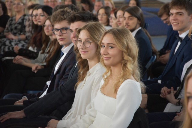 Pożegnanie absolwentów Liceum Ogólnokształcącego imienia Juliusza Słowackiego w Grodzisku Wielkopolskim