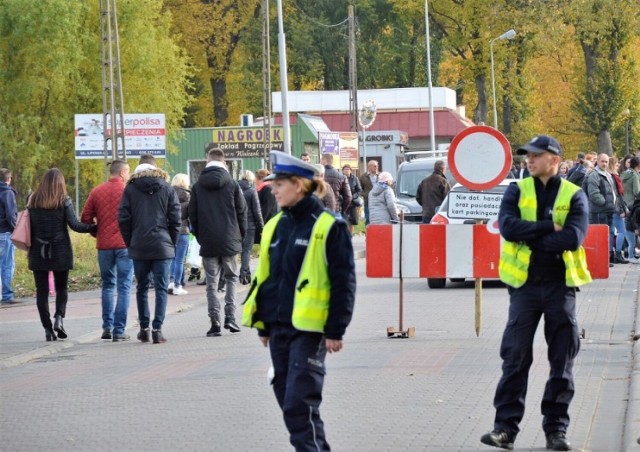 Od 29 października obowiązuje, przy cmentarzu w Sławnie, zmieniona  organizacja ruchu