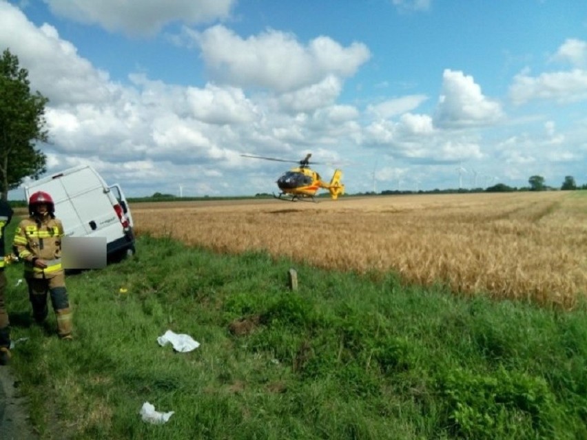 W groźnym wypadku uczestniczyły aż cztery pojazdy.