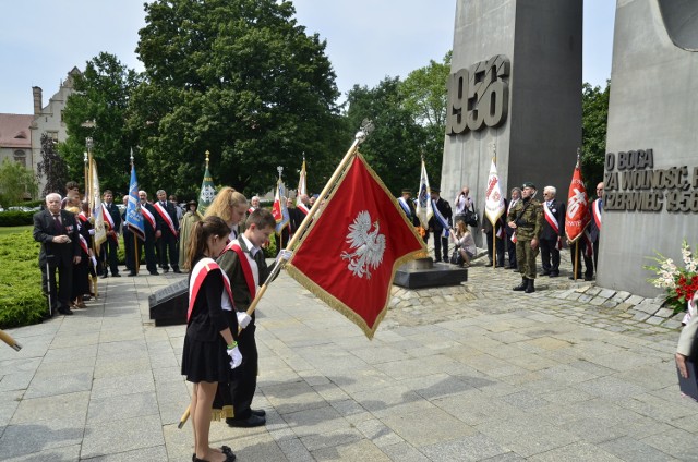 Poznański Czerwiec 1956: Przemarsz pod pomnik Poznańskiego Czerwca