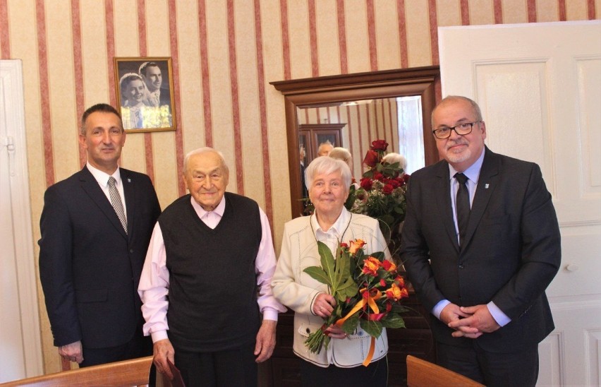 Janina i Edmund Skrzypek z Kluczewa obchodzili jubileusz 65-lecia małżeństwa 