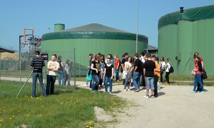 Człuchów. Młodzi nobliści z gminazjum z wizytą w biogazowni