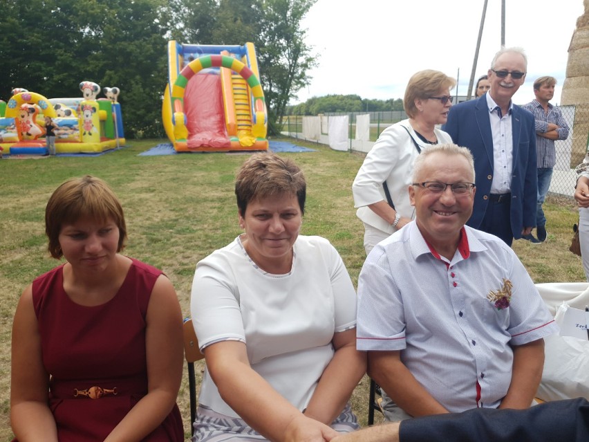DOŻYNKI 2018: Mieszkańcy Lubini Małej w gminie Żerków świętowali. Było bardzo aktywnie [ZDJĘCIA + FILM]