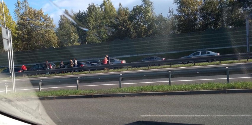 Katowice: Korek na S86 w kierunku Sosnowca. Kolizja czterech samochodów [ZDJĘCIA]
