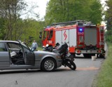 Wypadek na skrzyżowaniu ul. Wierzejskiej z Jeziorną w Piotrkowie. Ranny motocyklista - ZDJĘCIA