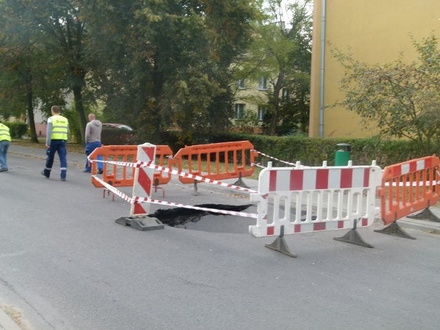 Dziura na Nadrzecznej w Tomaszowie