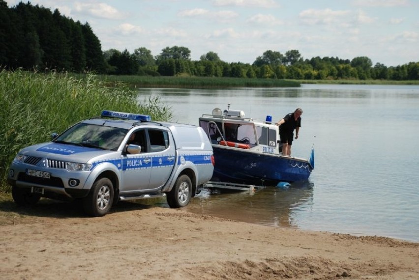 Na jeziorze Głuszyńskim zorganizowano warsztaty w zakresie...