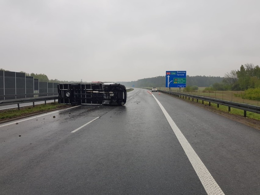 Zderzenie na autostradzie A4 koło Brzeska. Są ograniczenia w ruchu