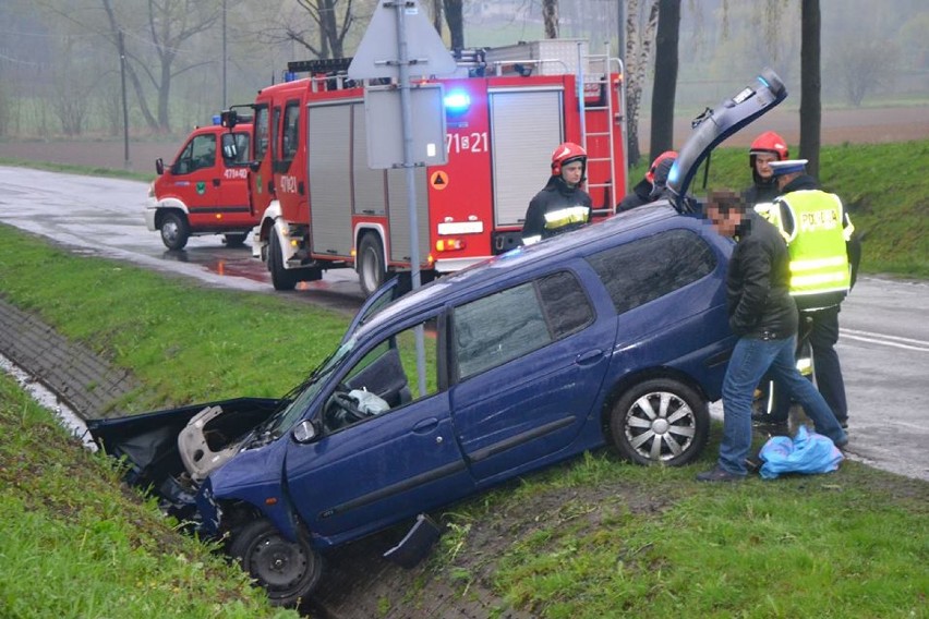 Wypadek w Jastrzębiu: wylądował autem w rowie