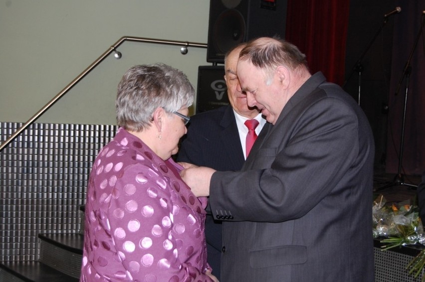 Miejski Ośrodek Kultury w Gnieźnie: Złote gody, medal dla par małżeńskich