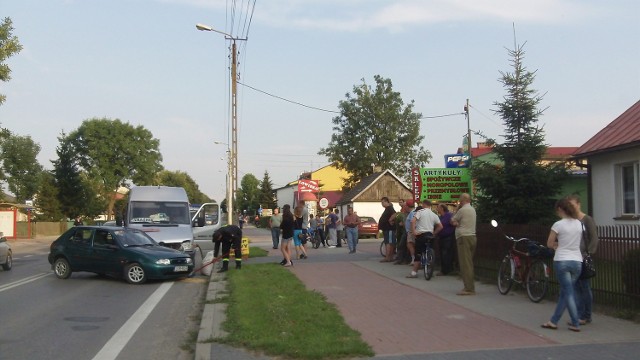 Zderzenie forda z busem na ulicy Urzędowskiej w Kraśniku