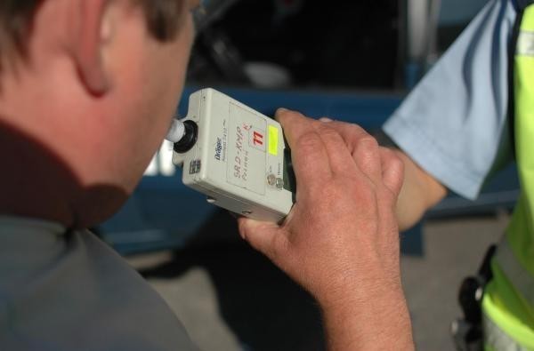 Mężczyzna został na obserwacji w szpitalu. Policjanci od kierującego pobrali  próbki krwi do analizy. Jeżeli okaże się, że mężczyzna prowadził pojazd pod wpływem alkoholu, grozi mu kara pozbawienia wolności nawet do lat 2.

Zobacz: Mazurski Park Krajobrazowy - dyrektor zwolniony z pracy przez alkohol